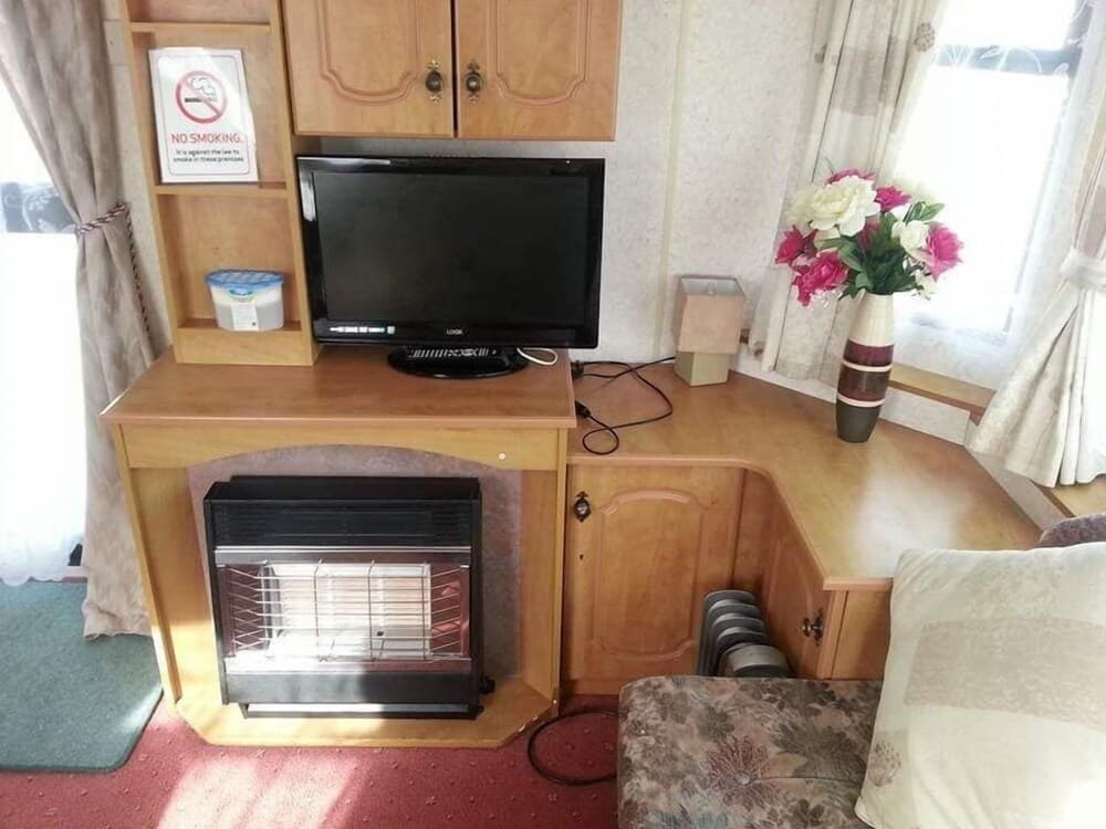 T & J's Caravan - Golden Palm