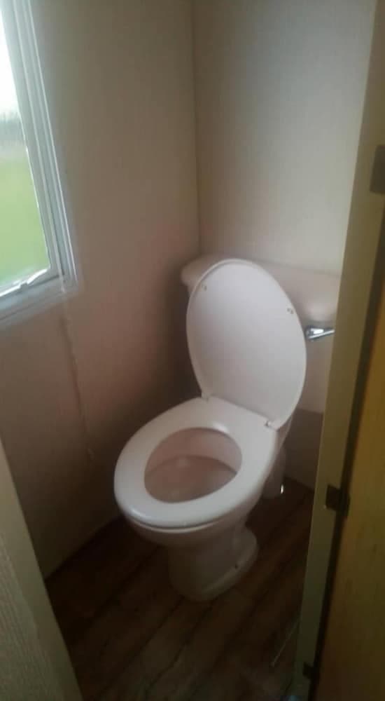 T & J's Caravan - Coral Beach