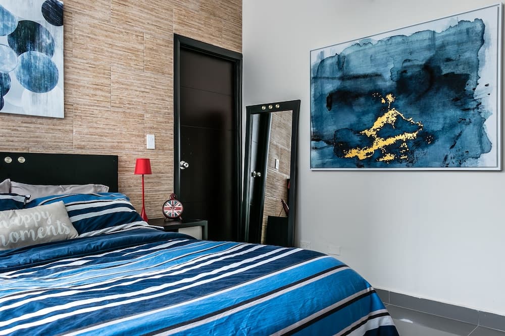 Diaphanous Urban Apartment