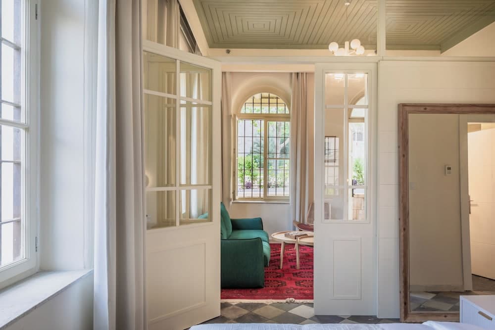 THE GUTMAN TLV - Neve Tzedek