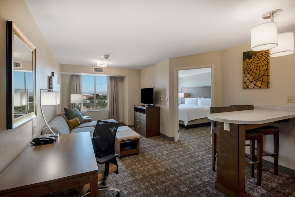 Staybridge Suites Scottsdale - Talking Stick by IHG