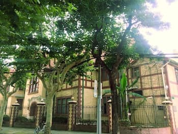 No.5 Chinese Vintage House