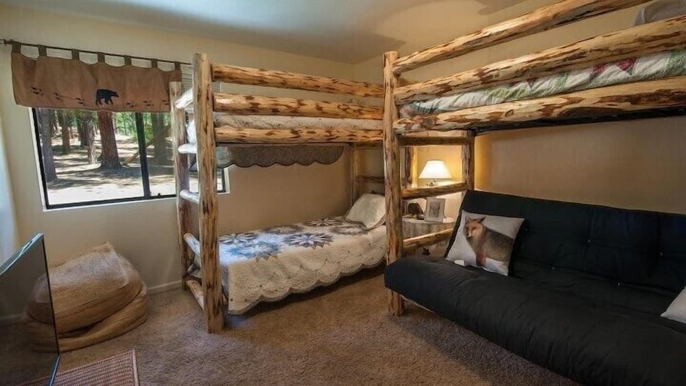 Scenic Wonders Bruin's Den 3 Bedrooms