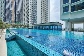 OYO Home 89316 Special Studio Setia Alam Trefoil