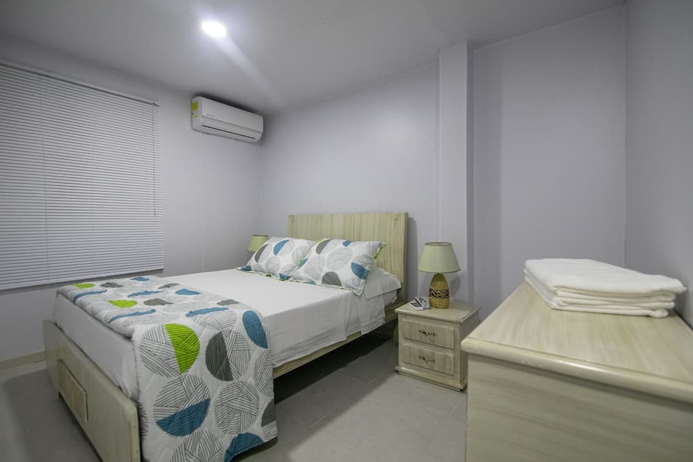 Arena Beach Hotel By Geh Suites