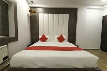 Hotel L N International