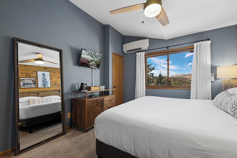 Juniper Lodge & Treehouses