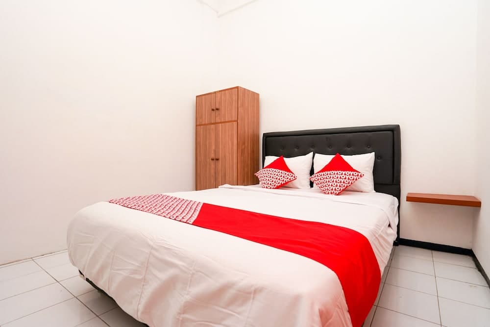 OYO 1374 Semampir Residence At Ahmad Yani