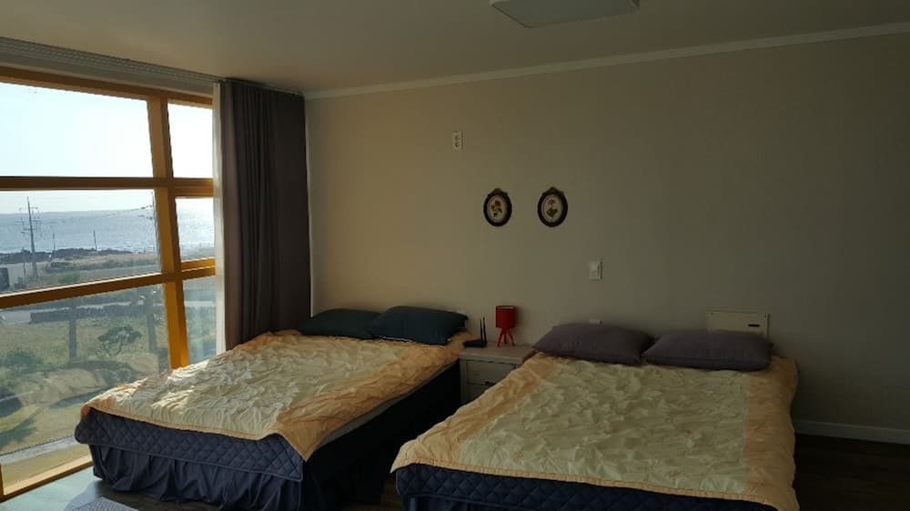 The Freedom - Hostel