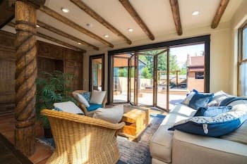 La Casa Loba Spanish Hacienda Hot Tub & Pool