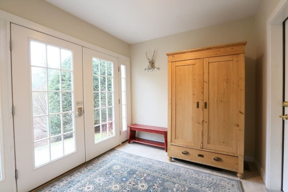 Upscale 3BR Topnotch Overlook