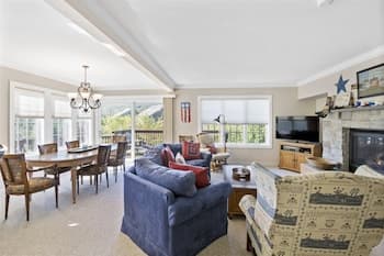 Americana at Topnotch Overlook