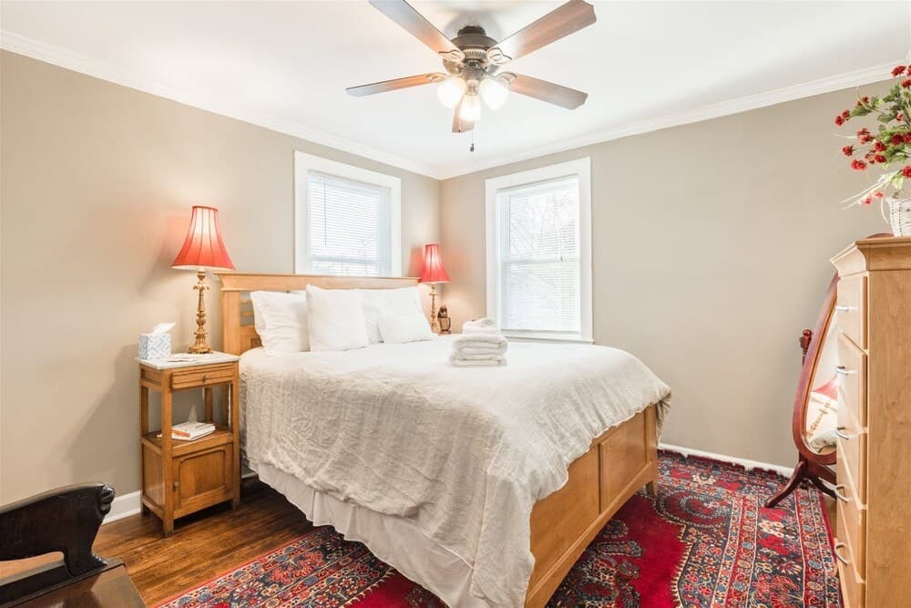 Cumberland Ave - 3 Houses 1 Street