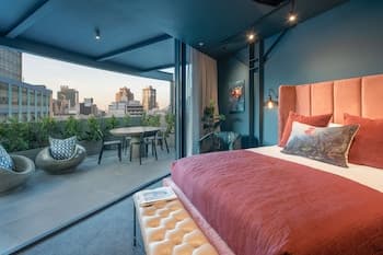 Cartel House Hotel On Loop