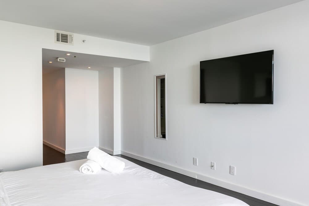 Cozy Oceanview Retreat on the Bay