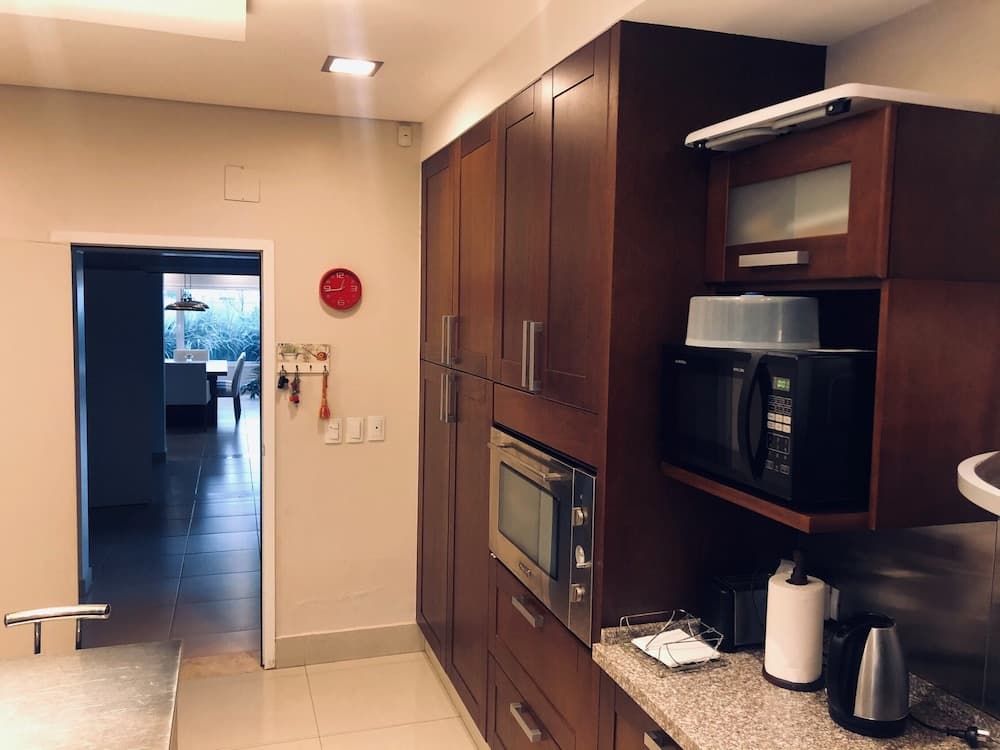 Acogedora Casa En Exclusivo Barrio