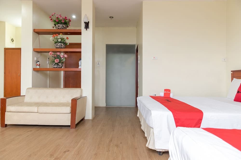 RedDoorz near My Dinh Bus Station 2