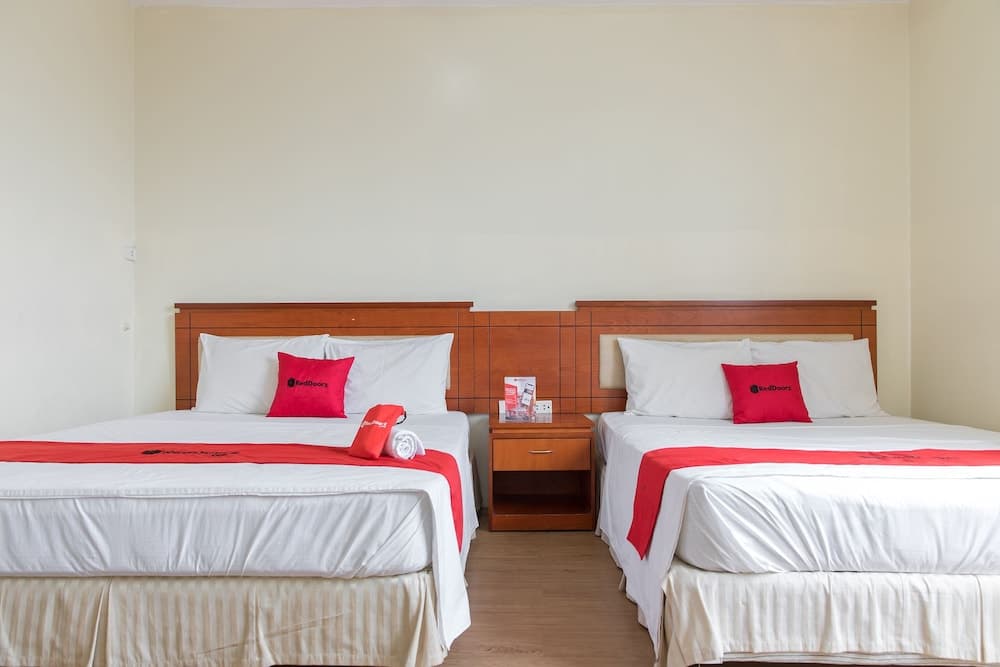 RedDoorz near My Dinh Bus Station 2