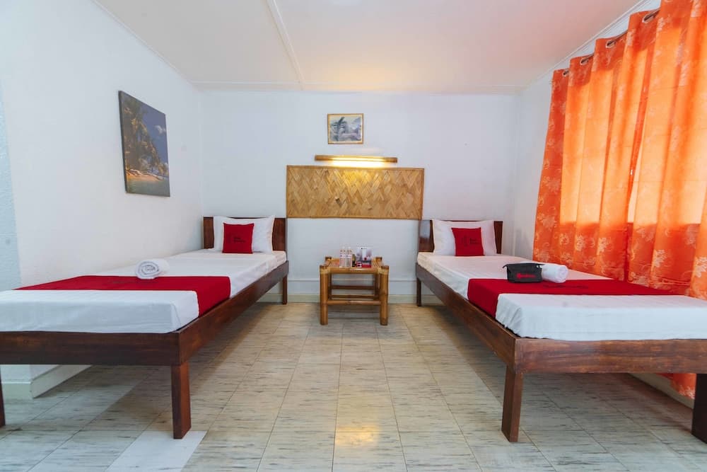 RedDoorz Premium @ Clarkview Angeles City