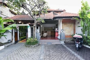 RedDoorz near Tanjung Benoa Beach