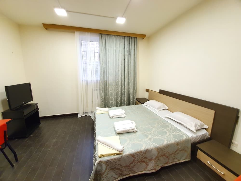 Doss Hotel and Hostel