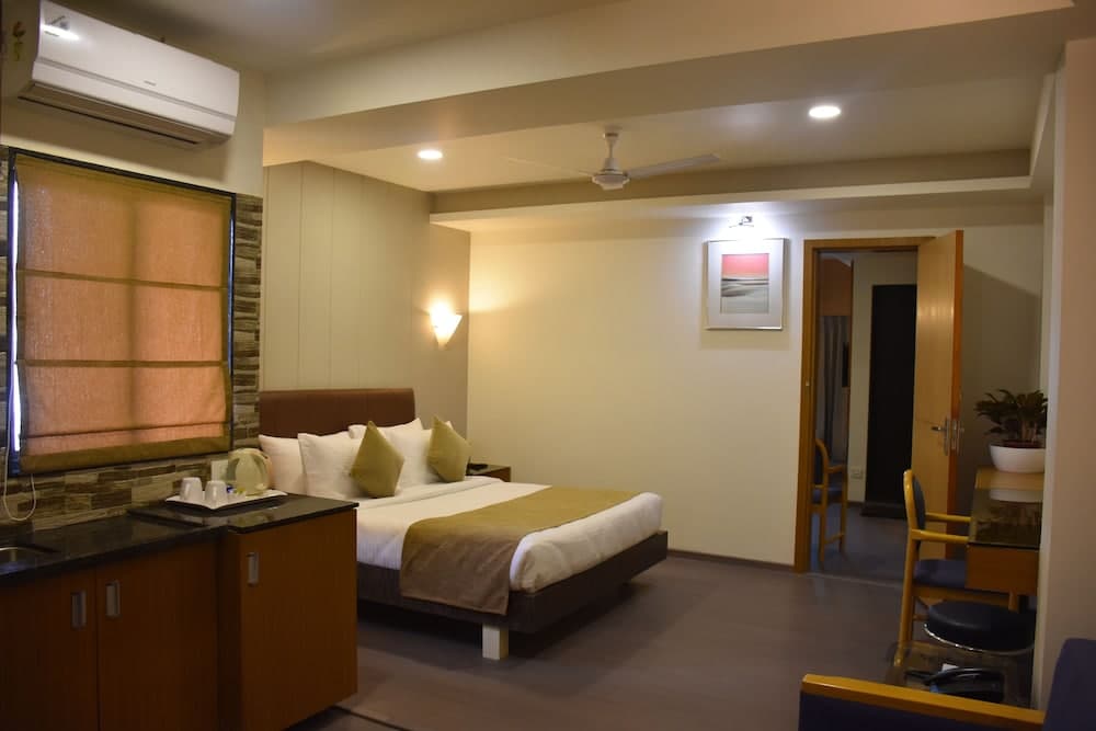 Hotel The Excellency