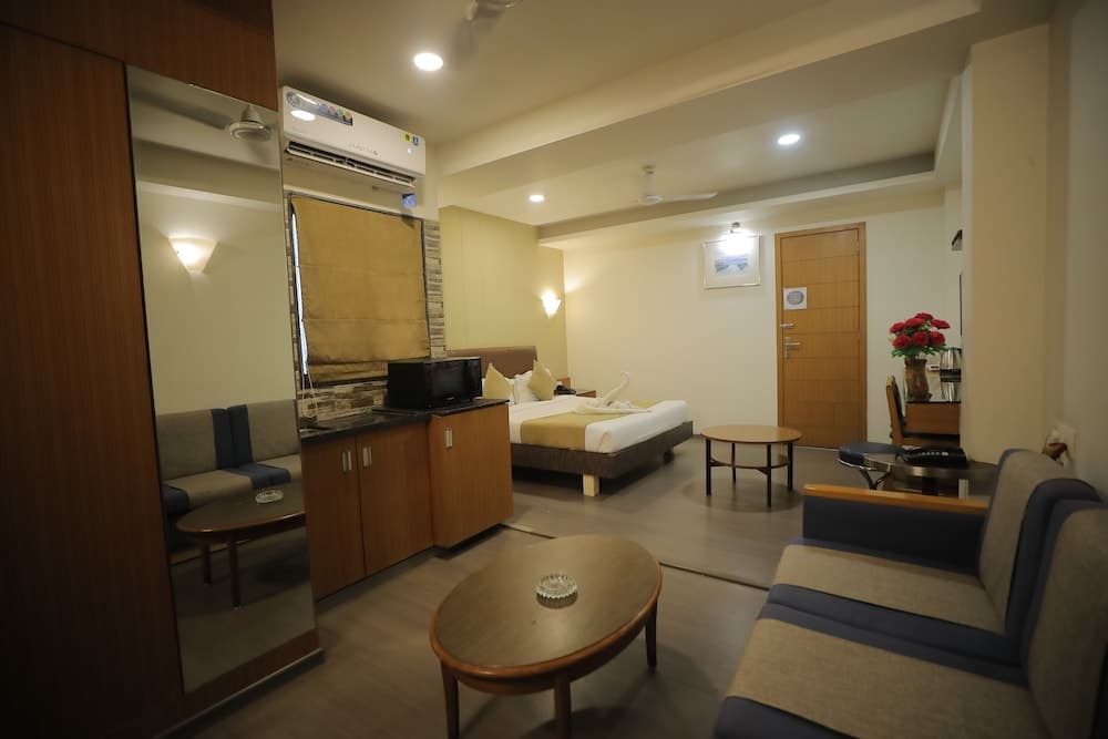 Hotel The Excellency