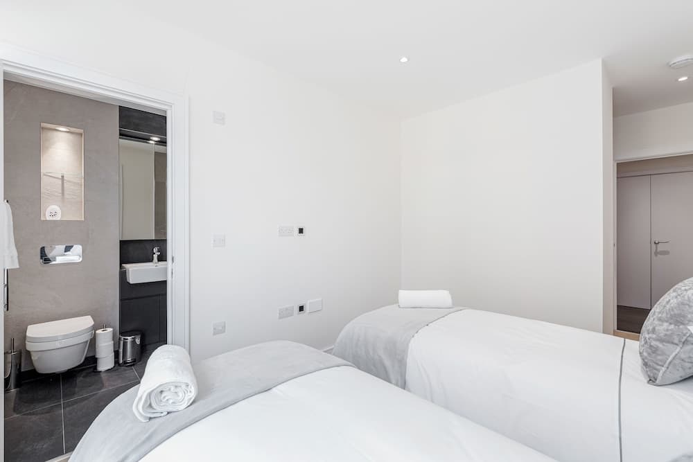 EMERALD APARTMENTS LONDON