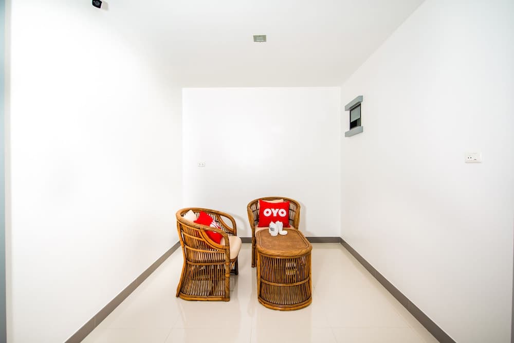 OYO 295 Salamat Bangtao