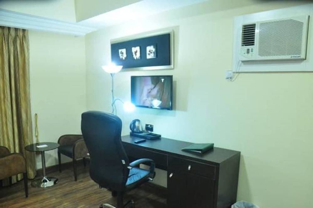 Z'Bass Hotel & Resort