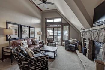 Ski-in, Ski-out Luxury 4 Bdrm/4 Bath On Peak 7 4 Bedroom Condo