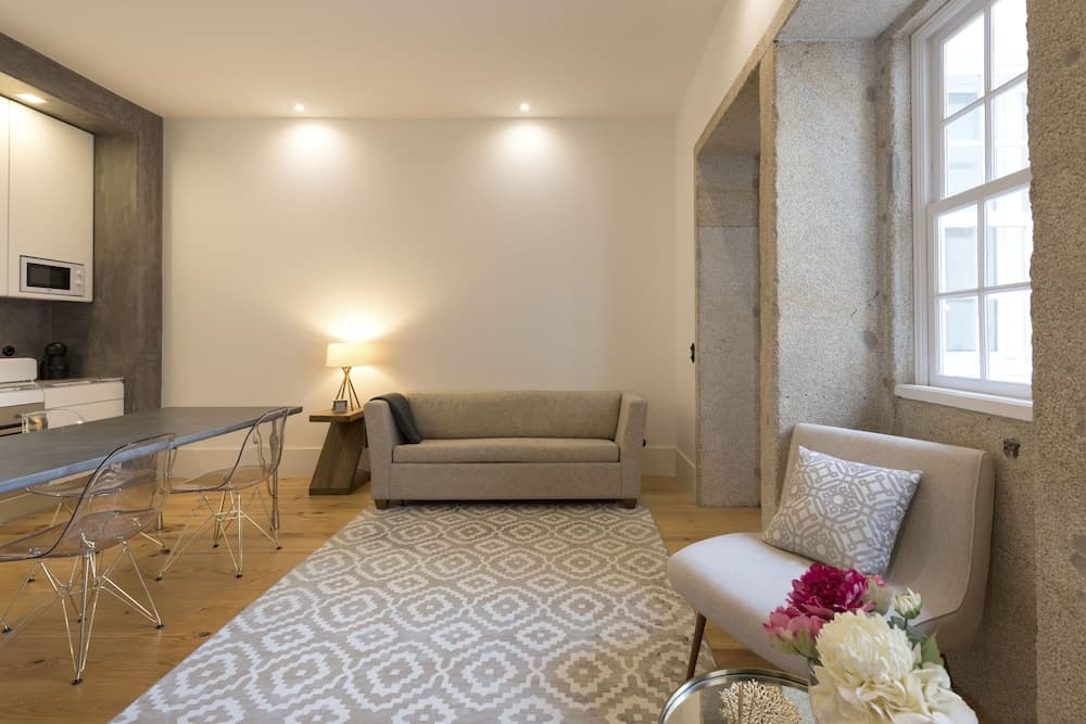 Downtown Almada Loft