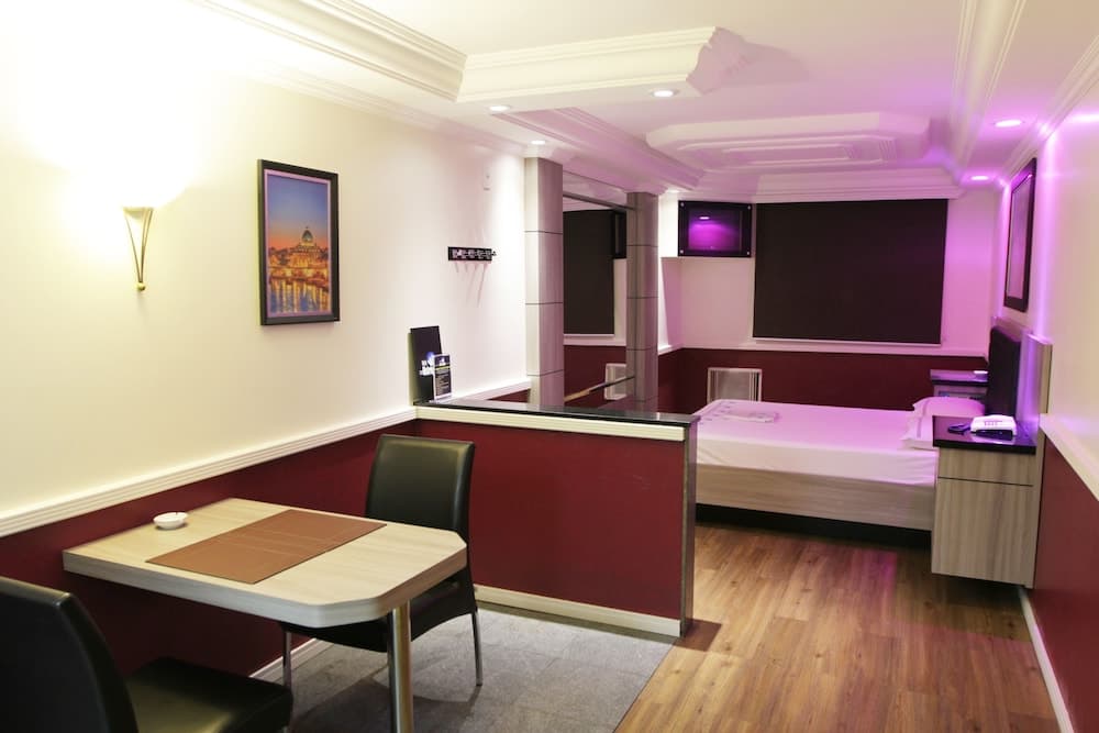 Hotel Metrópolis - Adults Only