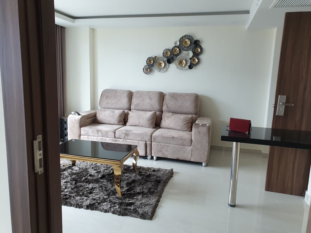 Grand Avenue by Moshe