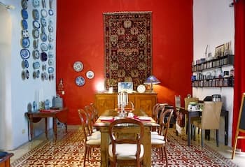 La Pantera Negra Gallery and B&B