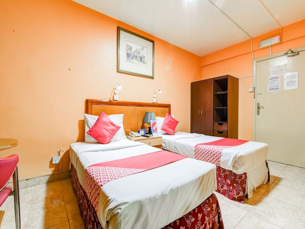 OYO 270 Dream Land Hotel