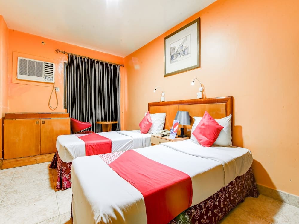 OYO 270 Dream Land Hotel