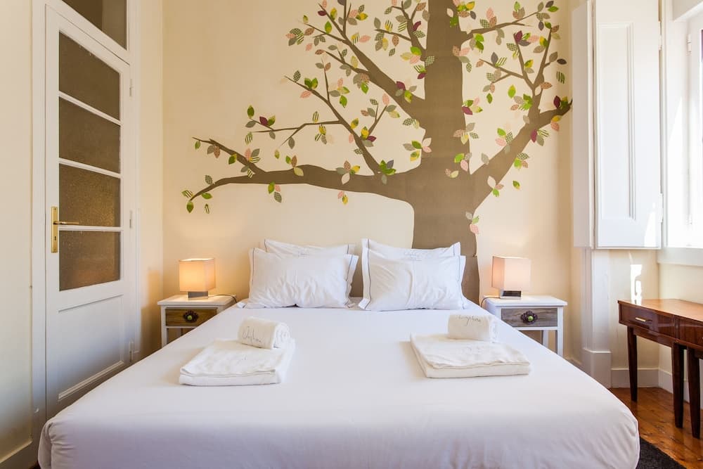 ALTIDO Fantastic 3BR Apt w/ City Views & Workspace in Principe Real