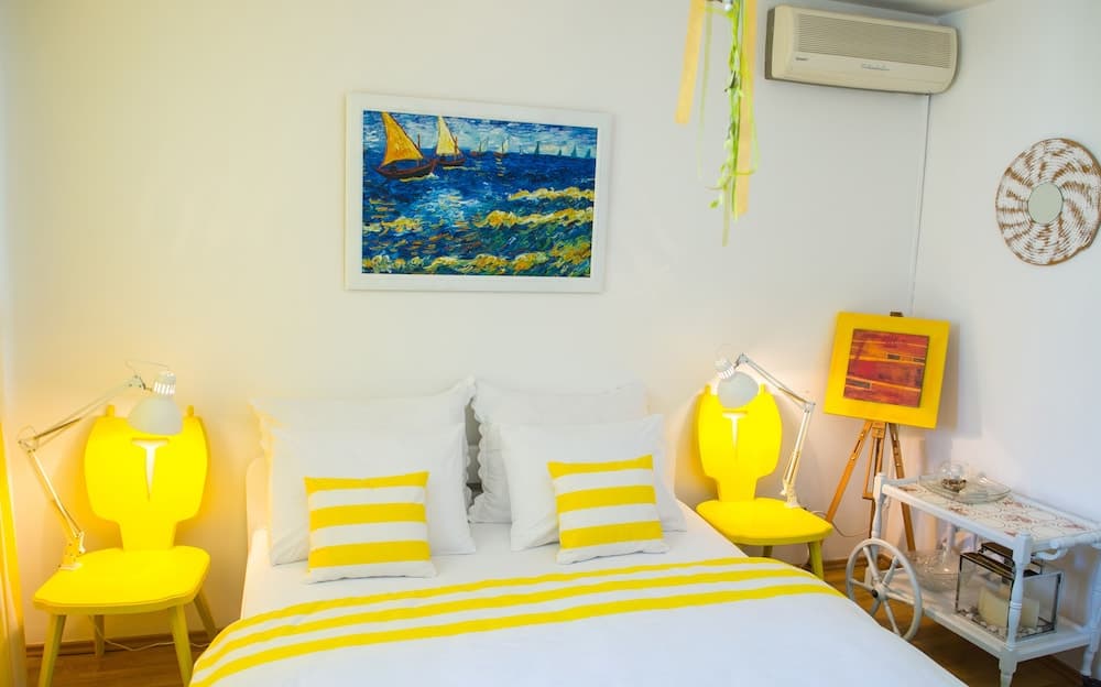 Yellow Lilly Mostar Apartment