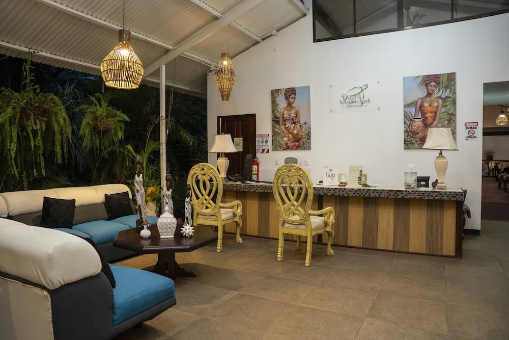 Hotel Tortuguero Beachfront