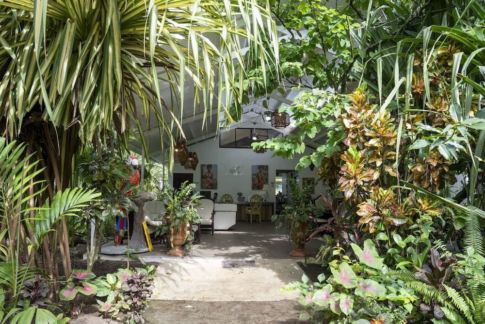 Hotel Tortuguero Beachfront