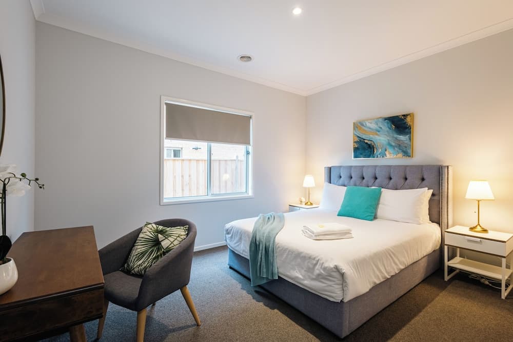 Luxury Waterfront Grand Villa in Melbourne