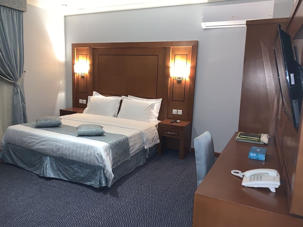 Raghad Al Shatee   hotel  suites