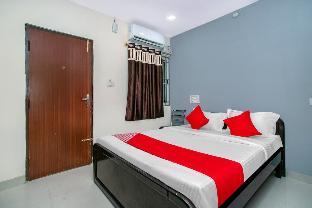 OYO 19934 Hotel Golden Arch