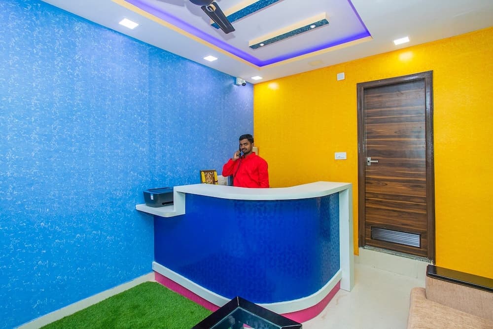 OYO 19934 Hotel Golden Arch