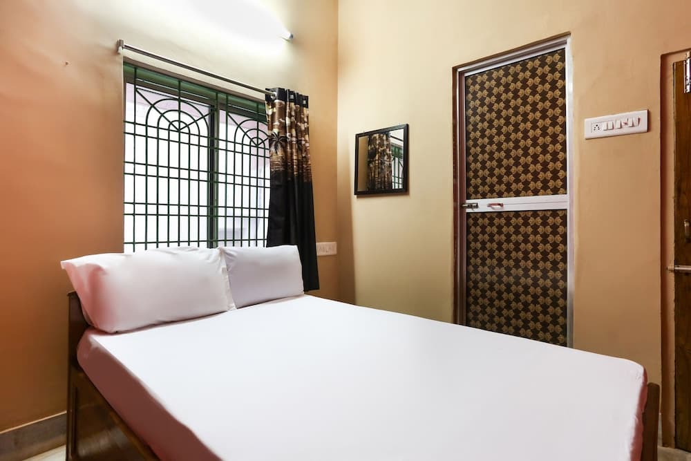 SPOT ON 38541 Nirmalya's Maharaja