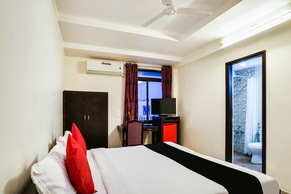 Capital O 48482 Hotel Tribecca Inn