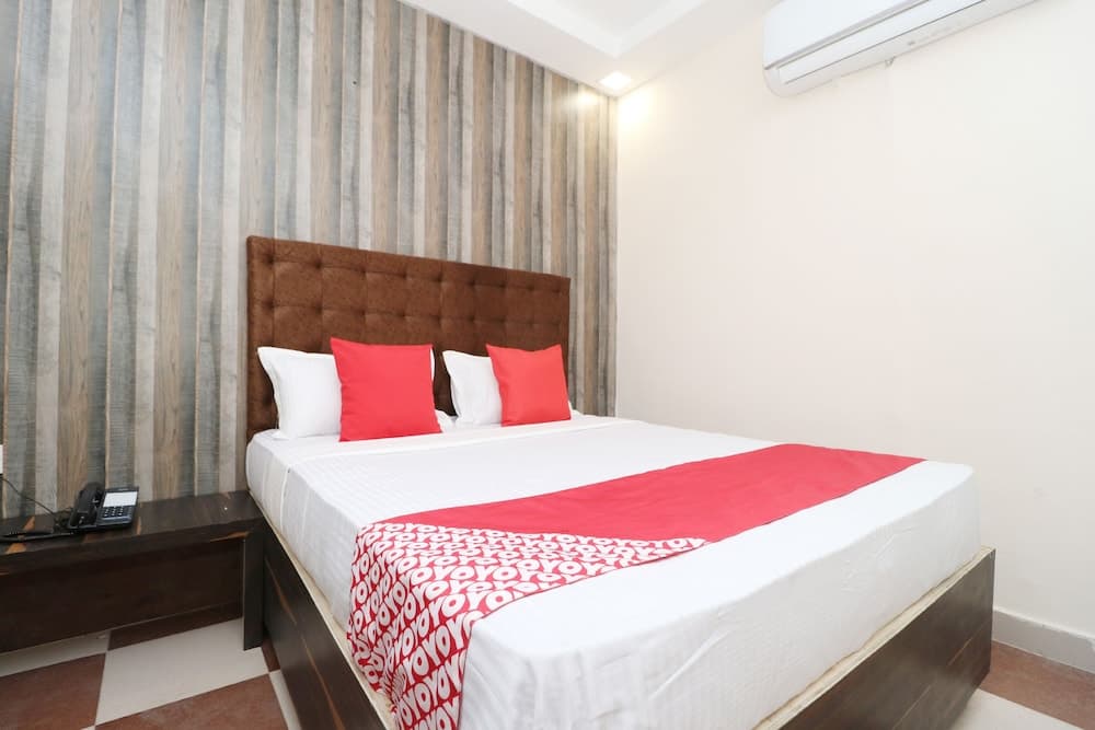 OYO 37351 Hotel Krishna Royal