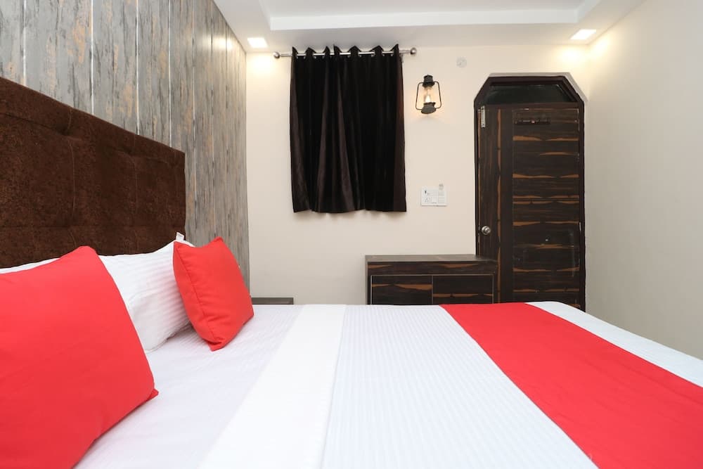 OYO 37351 Hotel Krishna Royal