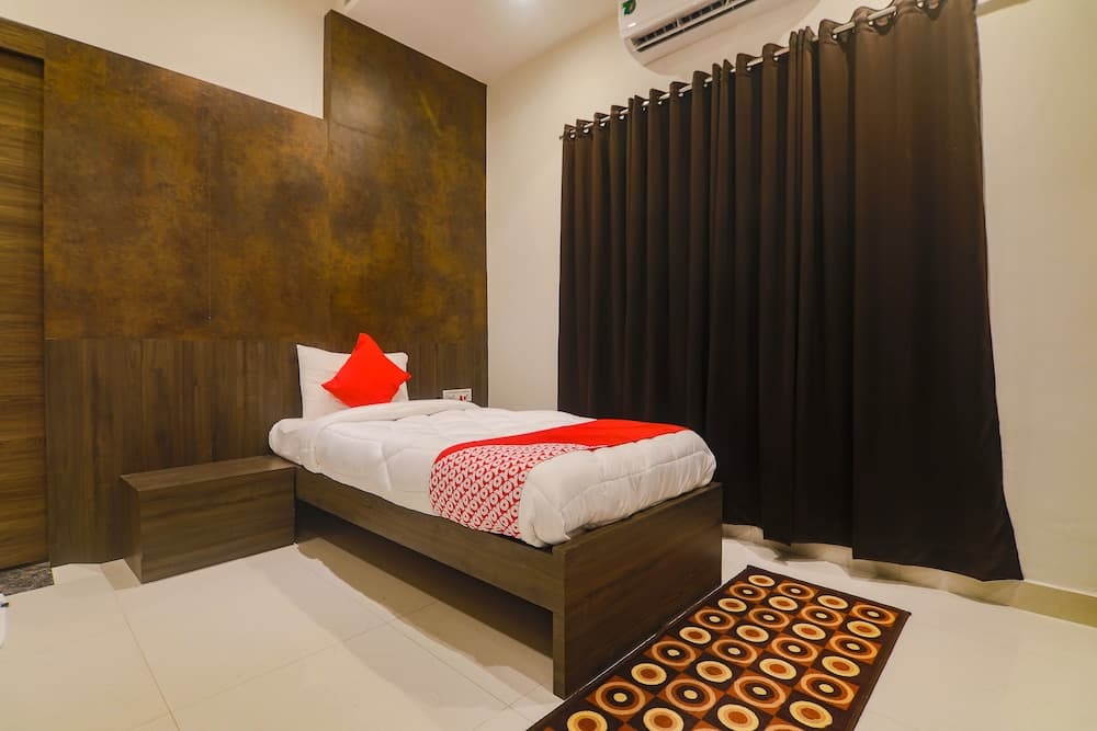 Capital O 36008 Comfort Hotel